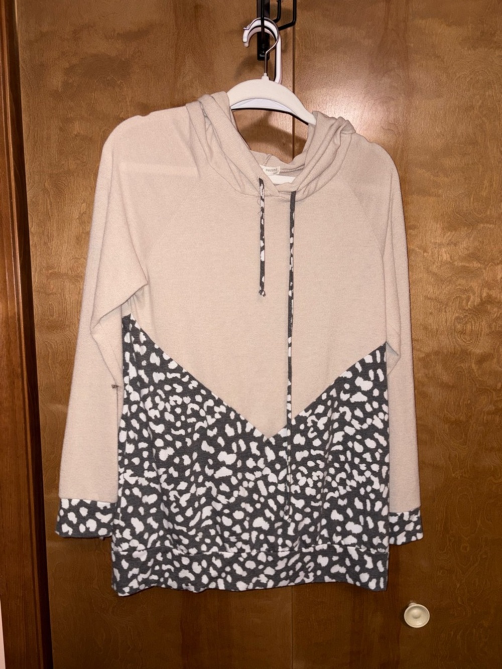 twenty second Beige & Charcoal Spotted Hooded Pullover
